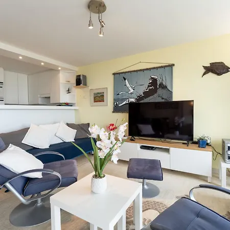 Mitsou With Seaview And Parking By Interhome Appartement Westende-Bad